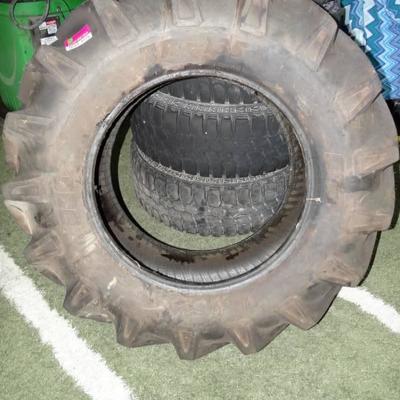 Lot of 1 BKT Tractor Tire TR-135