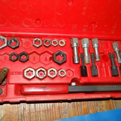 1 Snap On Fraction and Metric Rethreading Set