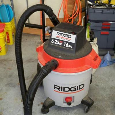 Ridgid 16 Gal. Shop Vacuum with accessories