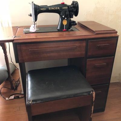 Singer with matching bench with storage 