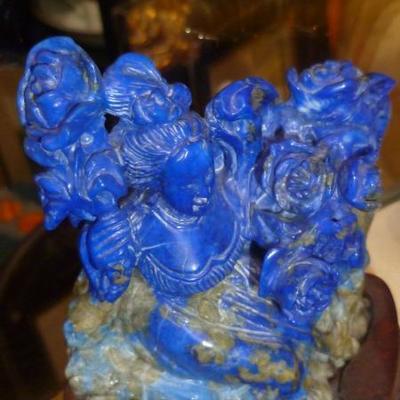 lapis Qu on Yon carving.