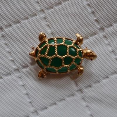 Gold filled turtle brooch