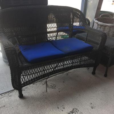 Plastic and Metal Wicker Style Bench WN7002 Local Pickup https://www.ebay.com/itm/113232525818