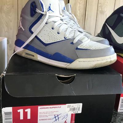 Nike mens size 10.5 and 11
