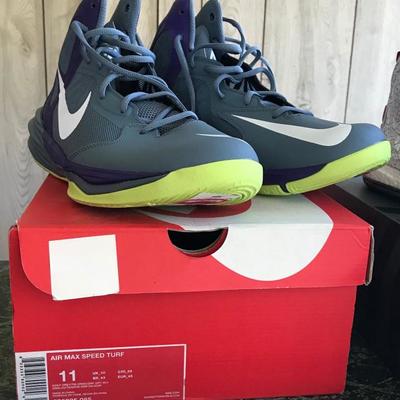 Nike mens size 10.5 and 11
