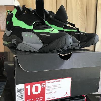 Nike mens size 10.5 and 11
