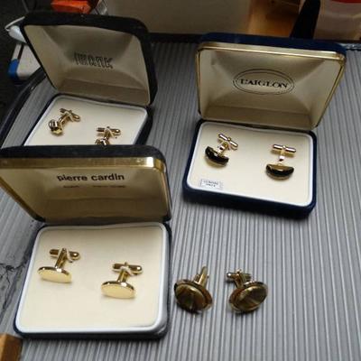 4 pairs of cuff links
