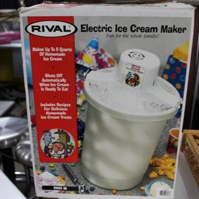 Ice cream maker