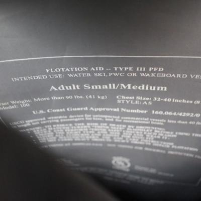 Adult S/M life vest