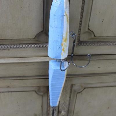 Wood fishing lure