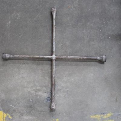 Lug wrench