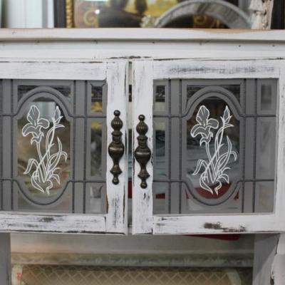 Lead glass cabinet