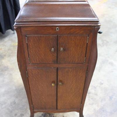 Victrola record player & records