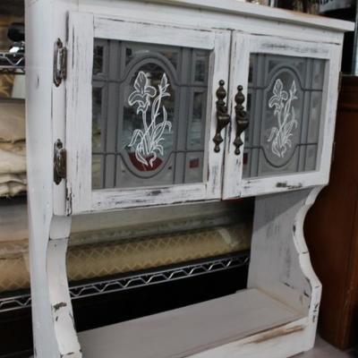 Lead glass cabinet