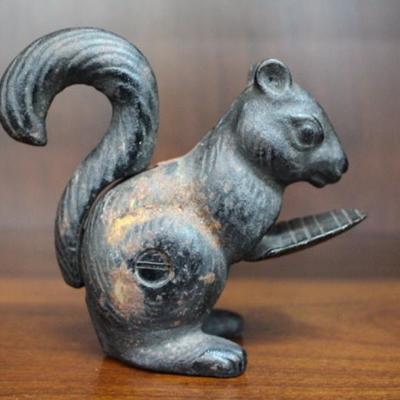 Vintage Cast Iron Squirrel Nut Cracker
