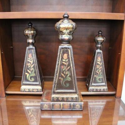 Finials with hidden compartment