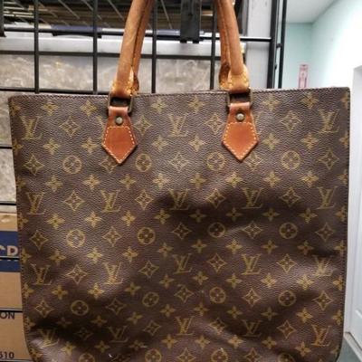 Authentic LOUIS VUITTON Brown Coated Canvas Monogram Purse IB87.  https://www.ebay.com/itm/113240865087