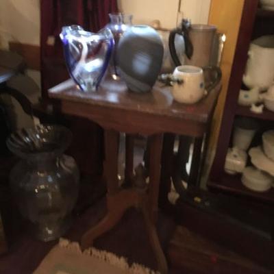 Marble Top Pedestal Style End Table Wood PT1094  https://www.ebay.com/itm/123361888148