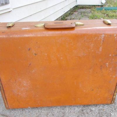 After all this treasure hunting, it is time to pack a suitcase and take a trip.