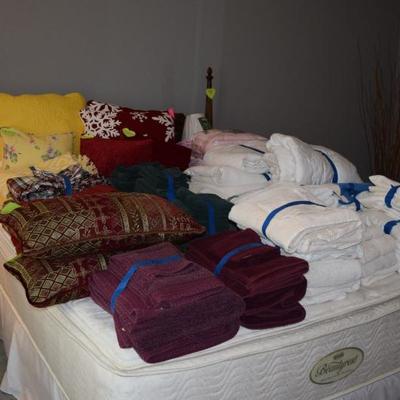 Bedding, Linens, & Pillows