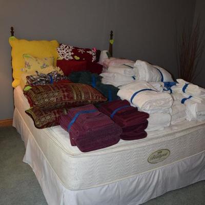 Bedding, Linens, & Pillows