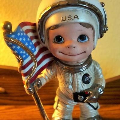 Ceramic Bisque Happy Smiley Figurine Astronaut DIY painted ceramic