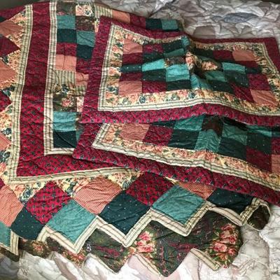 Antique and vintage quilts
