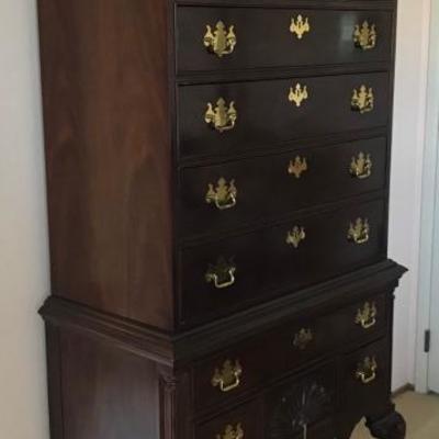 Thomasville the Mahogany Collection 18th Century Style Queen Anne Tall, Bonnet Top, Highboy Chest.
