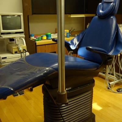 Dental EZ Advantage Chair with Light Model # SDP-1