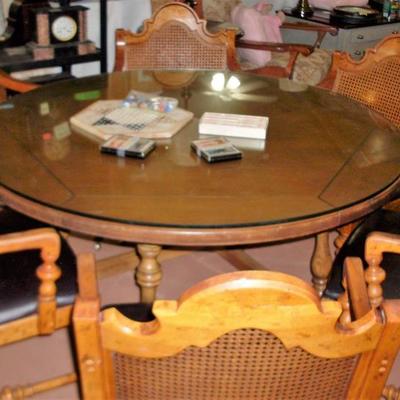 GAME TABLE AND CHAIRS