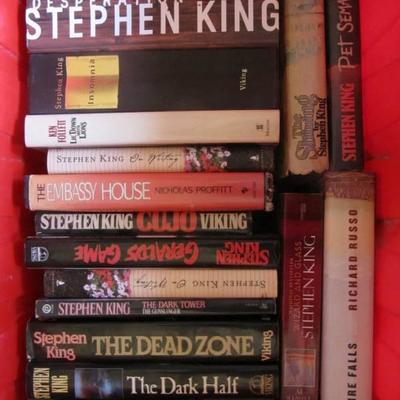 NICE LOT OF 16 HARD BACK STEPHEN KING BOOKS