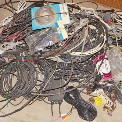 BIG LOT of Electronic Cords, Cables and Wires - So ...