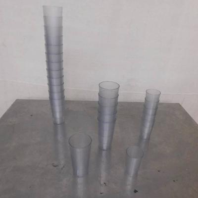 24 Plastic Cups