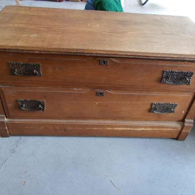 Chest of drawers $55