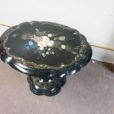 Black Oval Pedestal Side Table