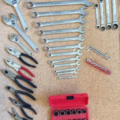 WWW008 Variety of Wrenches & Pliers