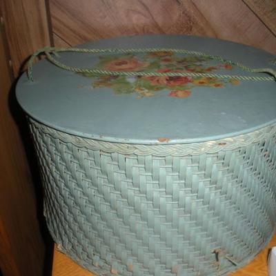 sewing basket
