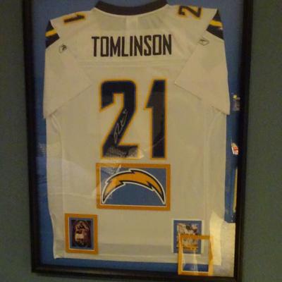 Tomlinson signed jersey w/coa