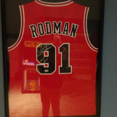 Dennis Rodman signed jersey w/coa
