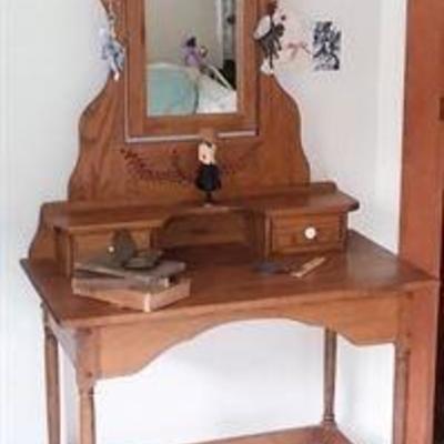 oak vanity / dressing table