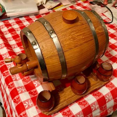 Wooden barrel liquor dispenser