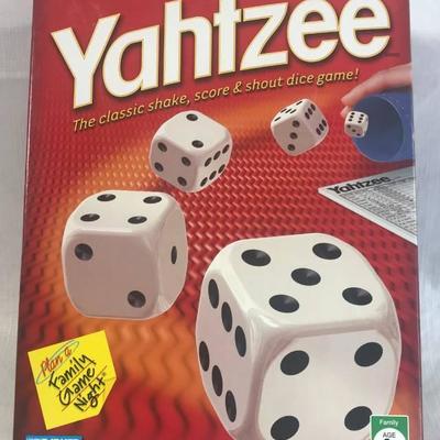 Game Night! Parkers Brothers - YAHTZEE - Classic S