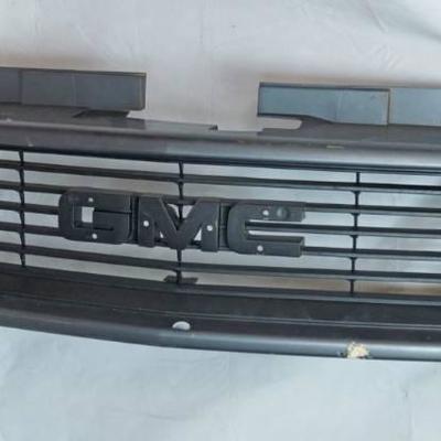 CAR PARTS - GMC Front Grill
