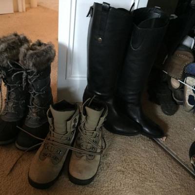 Women's Shoes, size 8 to 9.