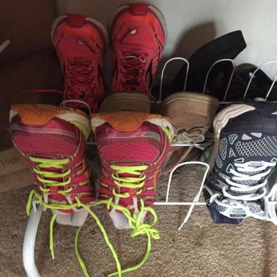 Women's Shoes, size 8 to 9.