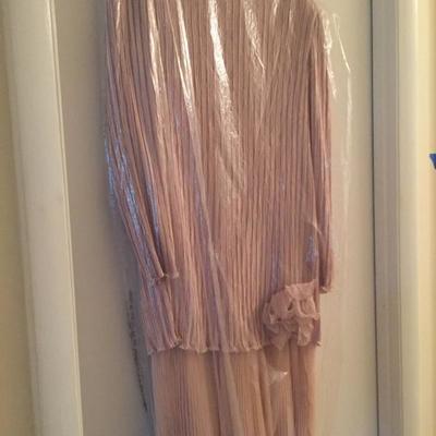 Women's Clothes, size small to large.