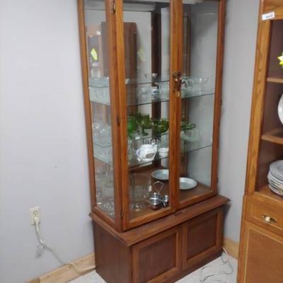 Beautiful 2 Piece Lighted Display Case with Mirror ...