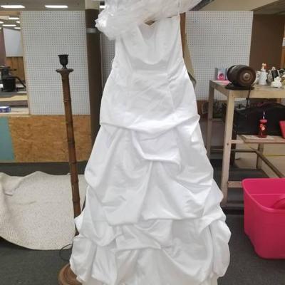 Davids Bridal Size 4 Wedding Dress