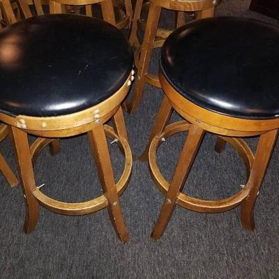 Pair of bar stools, no backs