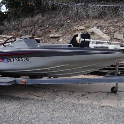 16 FT 1982 King Fisher Boat, Motor and Tandem Axl